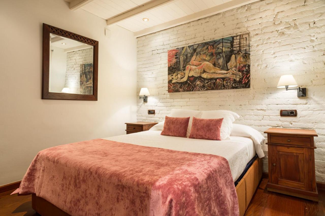 Stay U-Nique Apartments Urquinaona Барселона Екстериор снимка