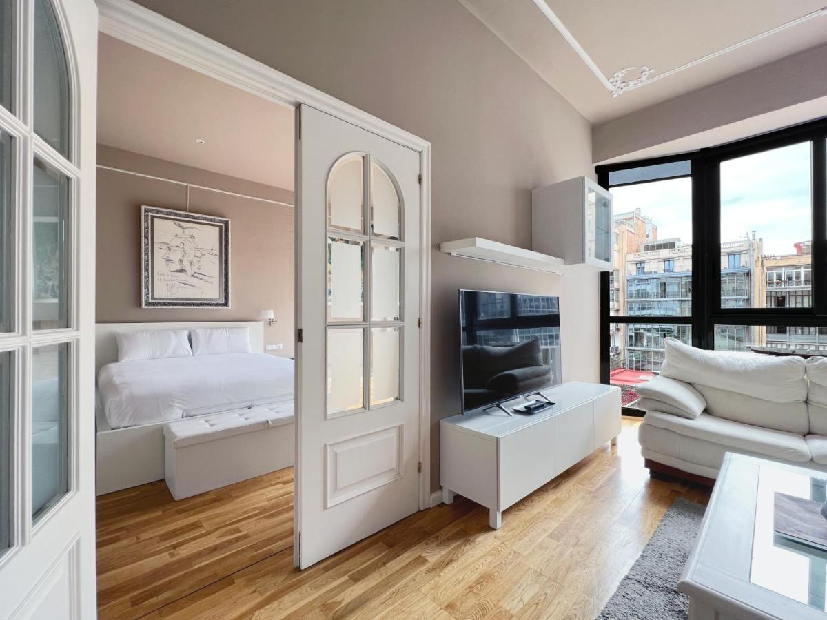 Stay U-Nique Apartments Urquinaona Барселона Екстериор снимка