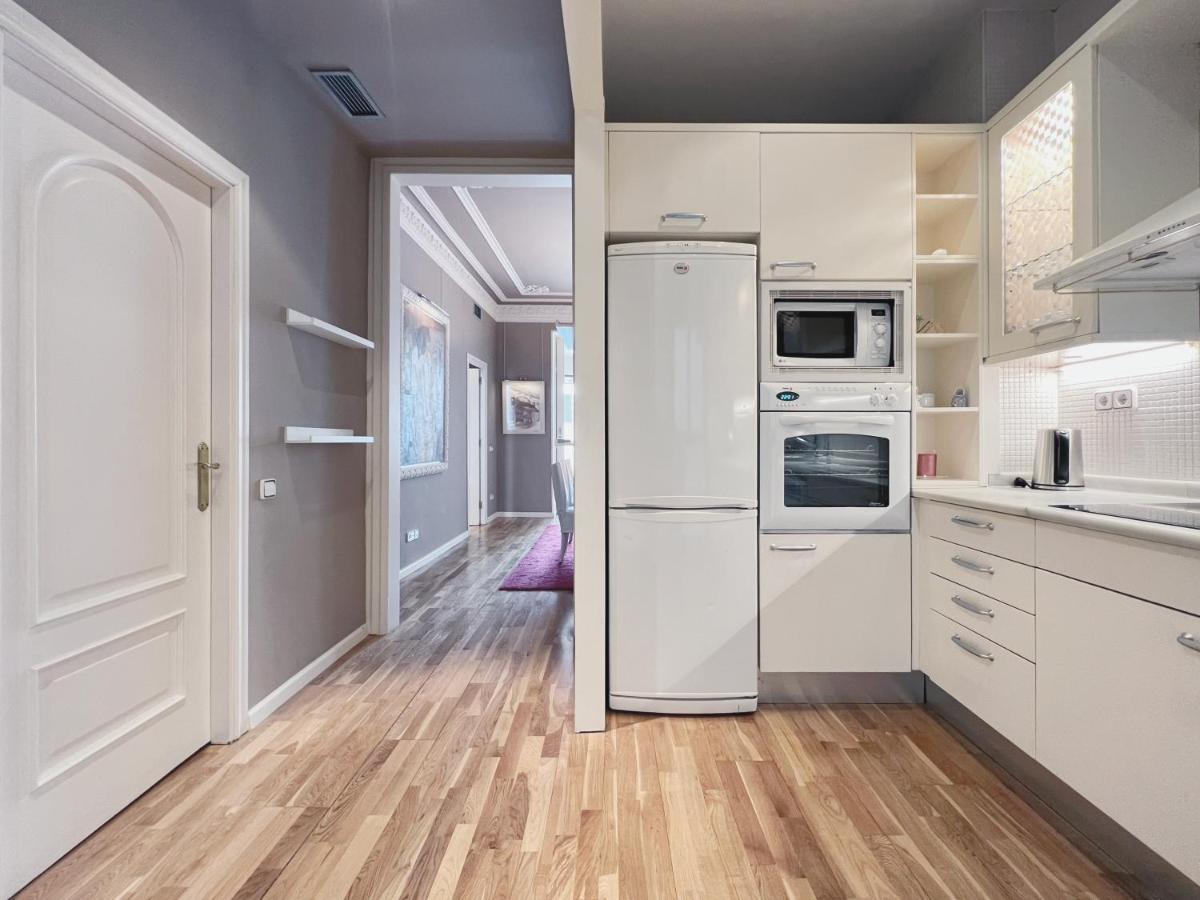 Stay U-Nique Apartments Urquinaona Барселона Екстериор снимка