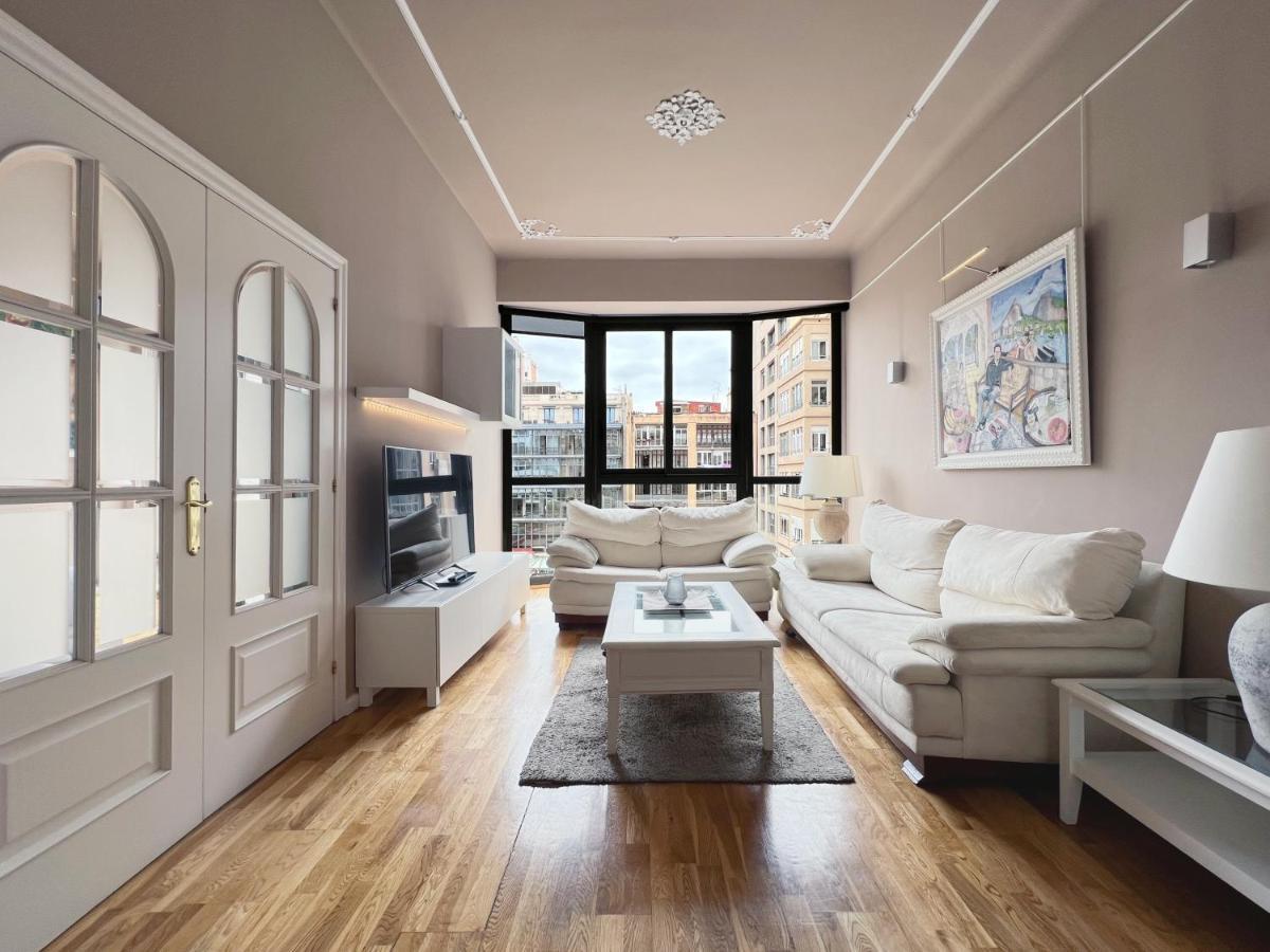 Stay U-Nique Apartments Urquinaona Барселона Екстериор снимка